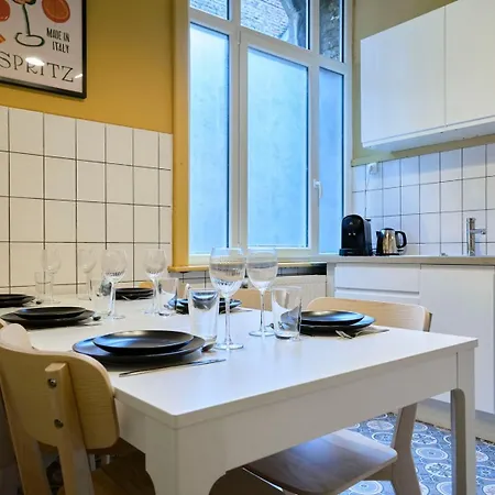 3 Bedroom Apartment, Close To Amenities Lejlighed *