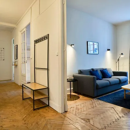 3 Bedroom Apartment, Close To Amenities Apartament *