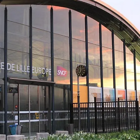 3 Bedroom Apartment, Close To Amenities Apartament *