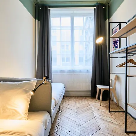 3 Bedroom Apartment, Close To Amenities Appartement *