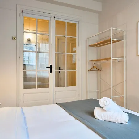 Apartment 3 Bedroom Apartment, Close To Amenities *