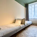 3 Bedroom Apartment, Close To Amenities